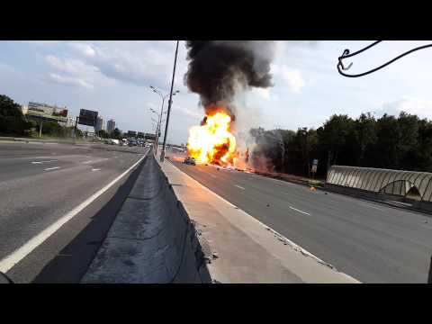 Взрыв газели с балонами на МКАДе