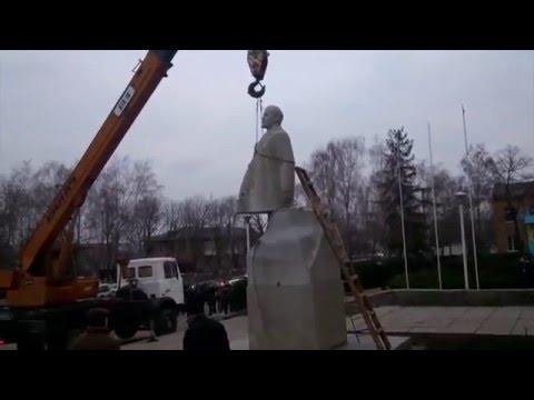 Lenin statue fail