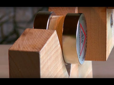 Separating large neodymium magnets