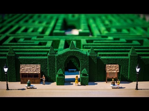 Adam Savage&#039;s Overlook Hotel Maze Model